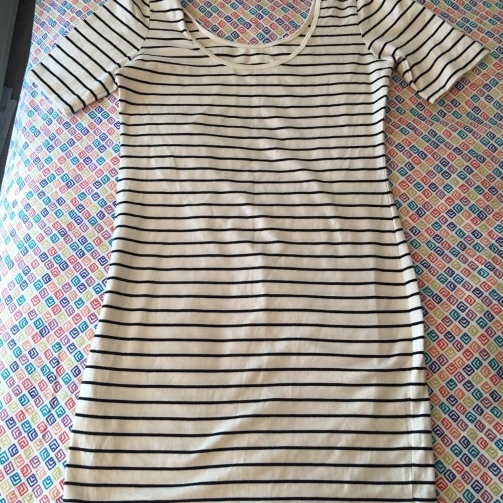 New dress- Size small - Picture 2 of 2